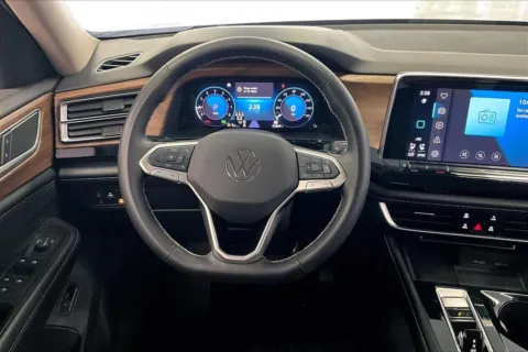 More photos of 2024 Volkswagen Atlas 2.0T SE w/Technology at Bob Ruth Ford Dillsburg, PA