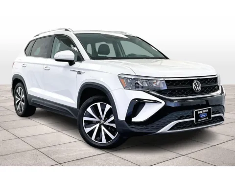 Photos of 2023 Volkswagen Taos SE for sale in Dillsburg, PA at Bob Ruth Ford Dillsburg