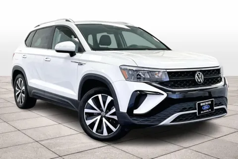 Photos of 2023 Volkswagen Taos SE for sale in Dillsburg, PA at Bob Ruth Ford Dillsburg