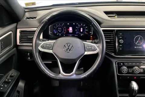 More photos of 2020 Volkswagen Atlas Cross Sport 2.0T SEL at Bob Ruth Ford Dillsburg, PA