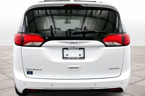 More photos of 2019 Chrysler Pacifica Limited at Bob Ruth Ford Dillsburg, PA
