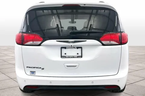 More photos of 2019 Chrysler Pacifica Touring L at Bob Ruth Ford Dillsburg, PA