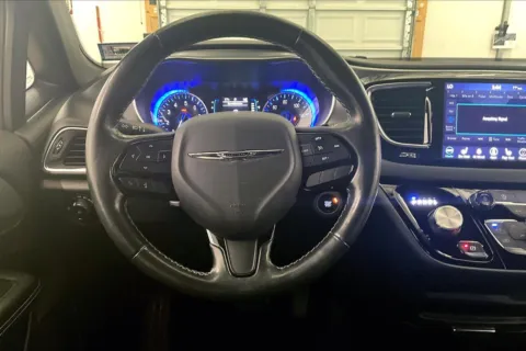 More photos of 2019 Chrysler Pacifica Touring L at Bob Ruth Ford Dillsburg, PA