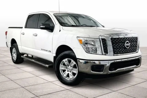 Photos of 2018 Nissan Titan SV for sale in Dillsburg, PA at Bob Ruth Ford Dillsburg