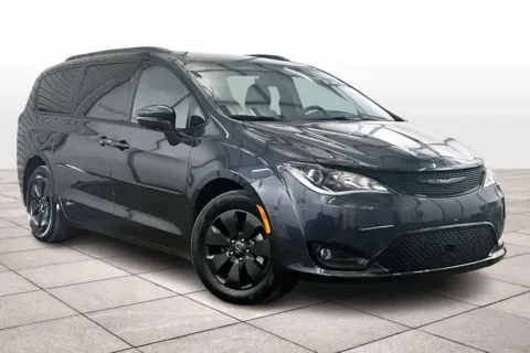Photos of 2020 Chrysler Pacifica Hybrid Limited 35th Anniversary for sale in Dillsburg, PA at Bob Ruth Ford Dillsburg
