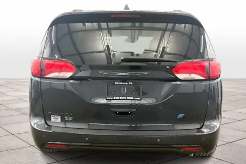More photos of 2020 Chrysler Pacifica Hybrid Limited 35th Anniversary at Bob Ruth Ford Dillsburg, PA