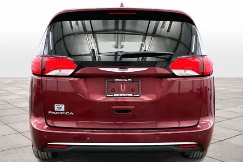 More photos of 2018 Chrysler Pacifica Touring L at Bob Ruth Ford Dillsburg, PA
