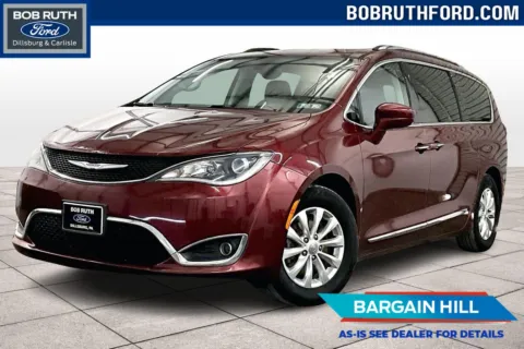 Red 2018 Chrysler Pacifica Touring L for sale in Dillsburg, PA