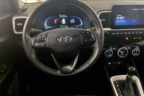 More photos of 2024 Hyundai Venue Limited at Bob Ruth Ford Dillsburg, PA