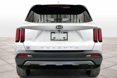 More photos of 2021 Kia Sorento S at Bob Ruth Ford Dillsburg, PA
