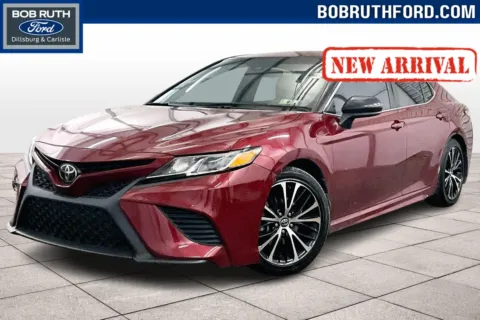 Red 2018 Toyota Camry SE for sale in Dillsburg, PA