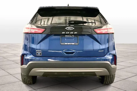 More photos of 2021 Ford Edge SEL at Bob Ruth Ford Dillsburg, PA