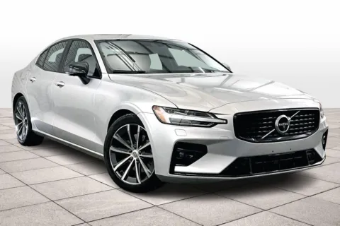 Photos of 2022 Volvo S60 Momentum for sale in Dillsburg, PA at Bob Ruth Ford Dillsburg