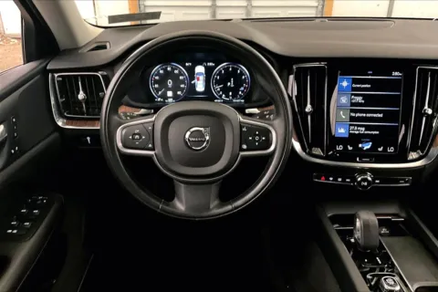 More photos of 2022 Volvo S60 Momentum at Bob Ruth Ford Dillsburg, PA