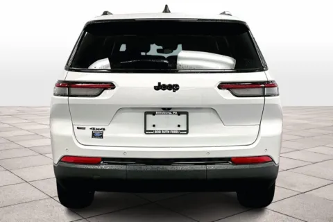 More photos of 2023 Jeep Grand Cherokee L Altitude at Bob Ruth Ford Dillsburg, PA