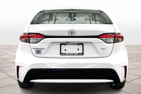 More photos of 2021 Toyota Corolla LE at Bob Ruth Ford Dillsburg, PA