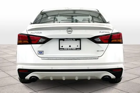 More photos of 2020 Nissan Altima 2.0 Platinum at Bob Ruth Ford Dillsburg, PA