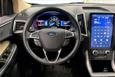 More photos of 2022 Ford Edge SEL at Bob Ruth Ford Dillsburg, PA