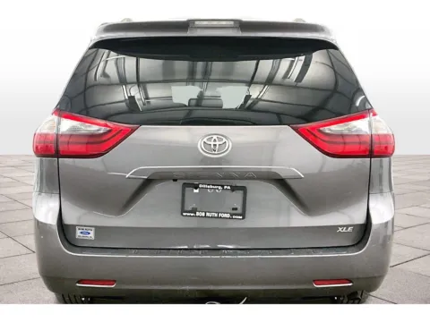 More photos of 2020 Toyota Sienna XLE at Bob Ruth Ford Dillsburg, PA