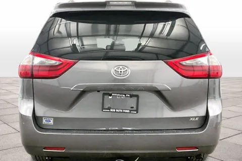 More photos of 2020 Toyota Sienna XLE at Bob Ruth Ford Dillsburg, PA