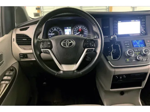 More photos of 2020 Toyota Sienna XLE at Bob Ruth Ford Dillsburg, PA