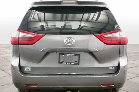 More photos of 2020 Toyota Sienna XLE at Bob Ruth Ford Dillsburg, PA