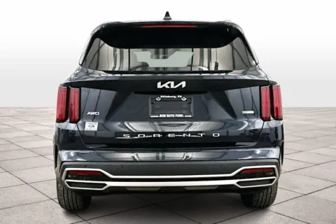 More photos of 2022 Kia Sorento Plug-In Hybrid SX at Bob Ruth Ford Dillsburg, PA