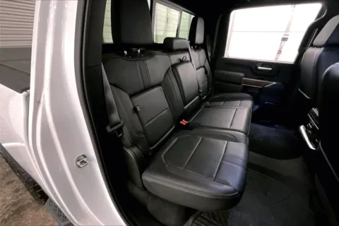 More photos of 2022 Chevrolet Silverado 2500HD High Country at Bob Ruth Ford Dillsburg, PA