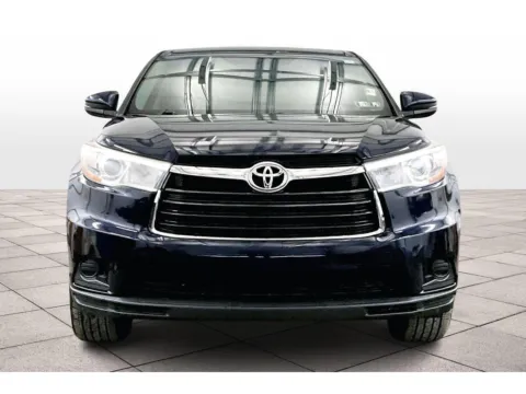 More photos of 2015 Toyota Highlander LE Plus at Bob Ruth Ford Dillsburg, PA