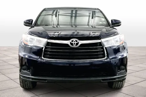 More photos of 2015 Toyota Highlander LE Plus at Bob Ruth Ford Dillsburg, PA