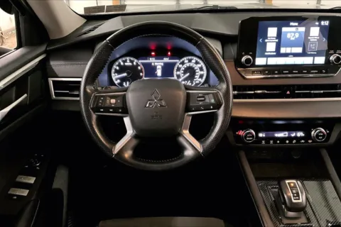 More photos of 2022 Mitsubishi Outlander SE at Bob Ruth Ford Dillsburg, PA