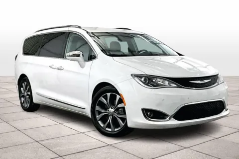 Photos of 2018 Chrysler Pacifica Limited for sale in Dillsburg, PA at Bob Ruth Ford Dillsburg