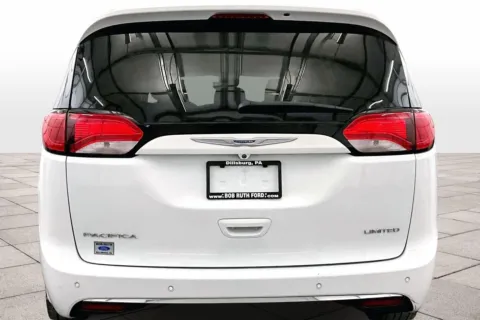 More photos of 2018 Chrysler Pacifica Limited at Bob Ruth Ford Dillsburg, PA