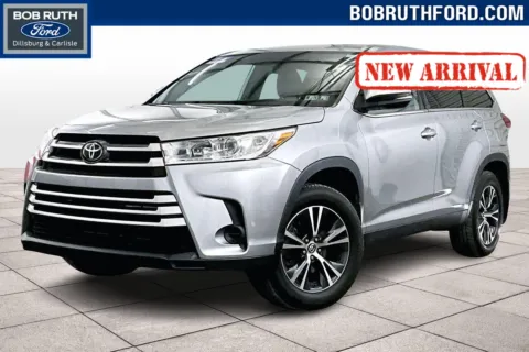 Silver 2019 Toyota Highlander LE for sale in Dillsburg, PA