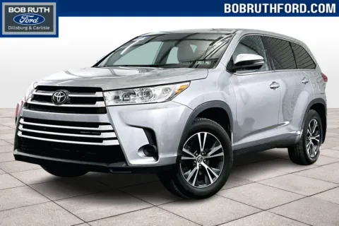 Silver 2019 Toyota Highlander LE for sale in Dillsburg, PA