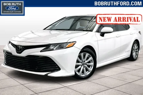 White 2018 Toyota Camry LE for sale in Dillsburg, PA