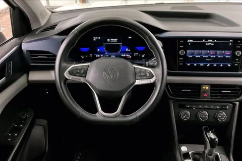 More photos of 2022 Volkswagen Taos SE at Bob Ruth Ford Dillsburg, PA