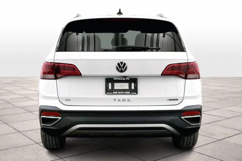 More photos of 2022 Volkswagen Taos SE at Bob Ruth Ford Dillsburg, PA