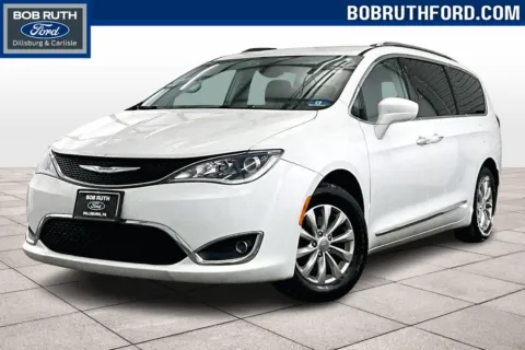 White 2018 Chrysler Pacifica Touring L Plus for sale in Dillsburg, PA