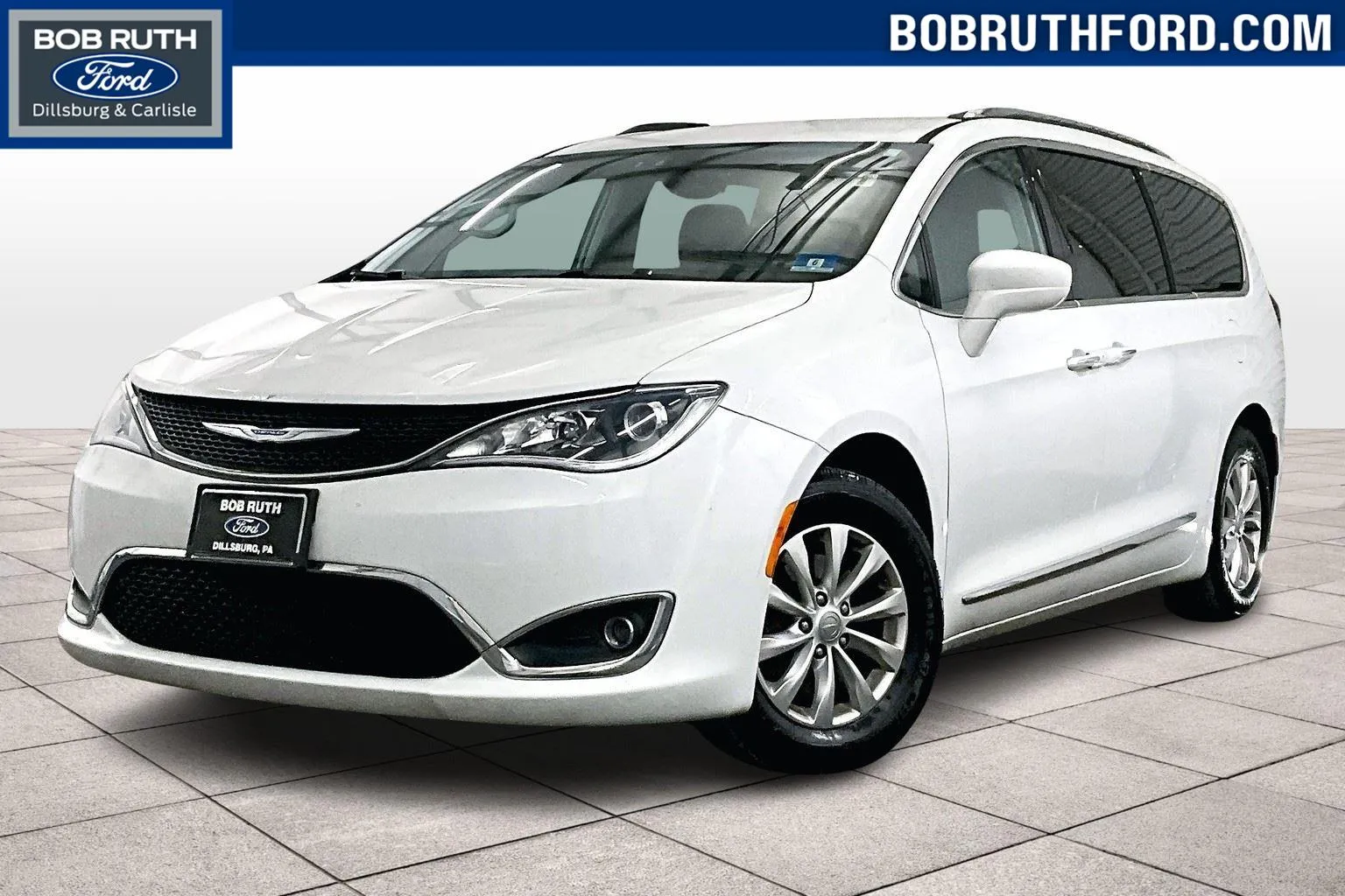 White 2018 Chrysler Pacifica Touring L Plus for sale in Dillsburg, PA