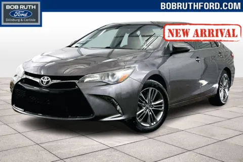 Red 2017 Toyota Camry SE for sale in Dillsburg, PA