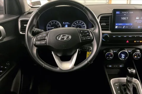 More photos of 2022 Hyundai Venue SEL at Bob Ruth Ford Dillsburg, PA