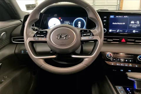 More photos of 2021 Hyundai Elantra SEL at Bob Ruth Ford Dillsburg, PA