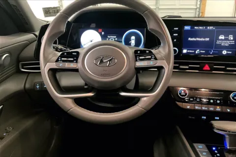 More photos of 2021 Hyundai Elantra SEL at Bob Ruth Ford Dillsburg, PA