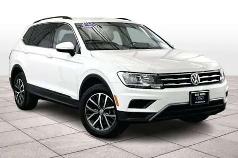 Photos of 2019 Volkswagen Tiguan SE for sale in Dillsburg, PA at Bob Ruth Ford Dillsburg