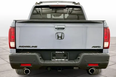 More photos of 2022 Honda Ridgeline RTL-E at Bob Ruth Ford Dillsburg, PA