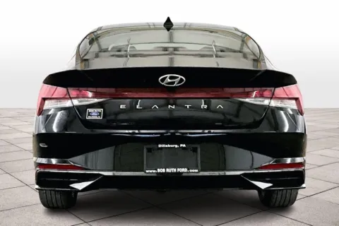 More photos of 2022 Hyundai Elantra SEL at Bob Ruth Ford Dillsburg, PA