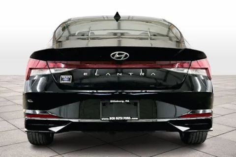 More photos of 2022 Hyundai Elantra SEL at Bob Ruth Ford Dillsburg, PA