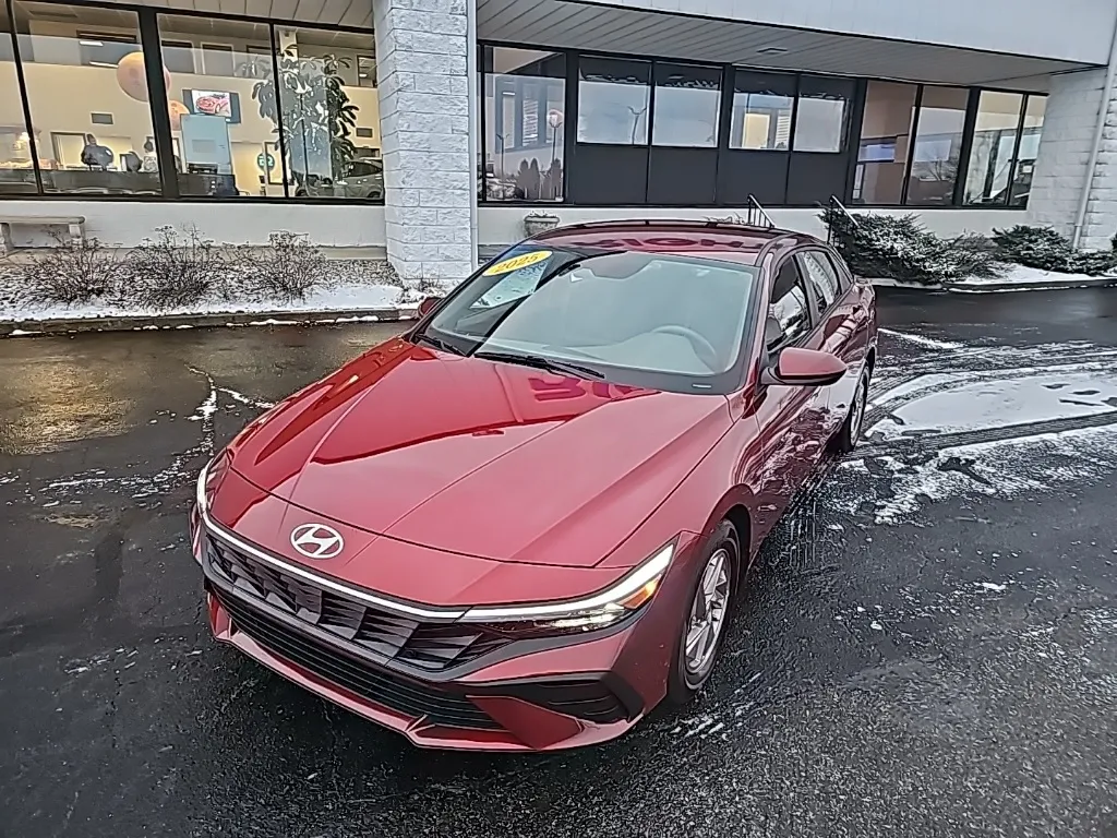 2025 Hyundai Elantra SE