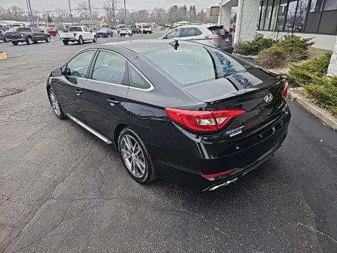 More photos of 2017 Hyundai Sonata Sport 2.0T at RightDrive Muncie, IN